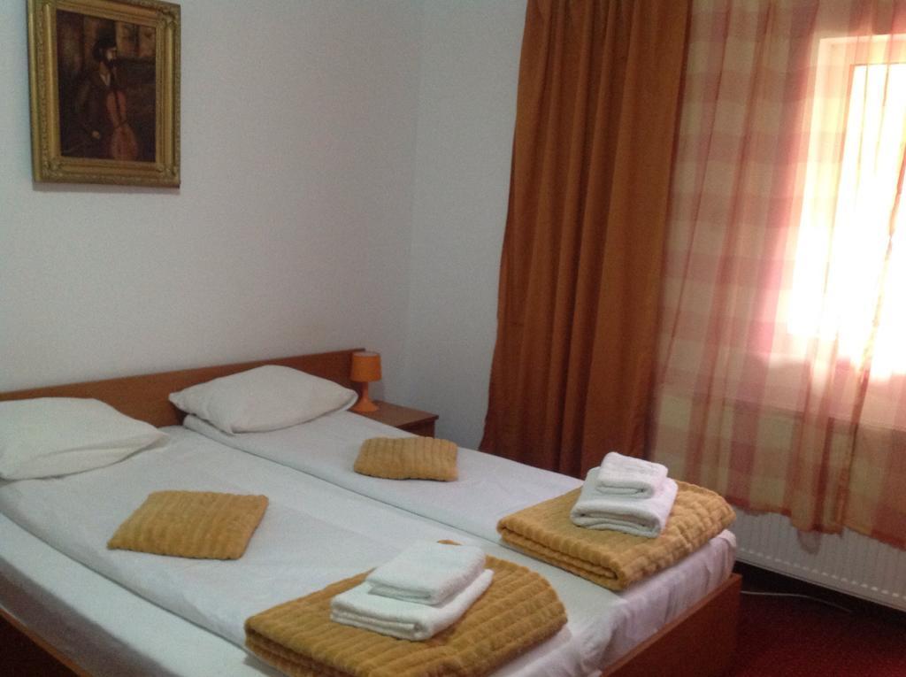 Hotel Panoramic Menyháza Szoba fotó