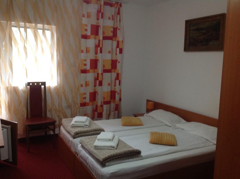Hotel Panoramic Menyháza Szoba fotó