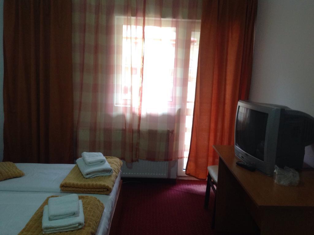 Hotel Panoramic Menyháza Szoba fotó