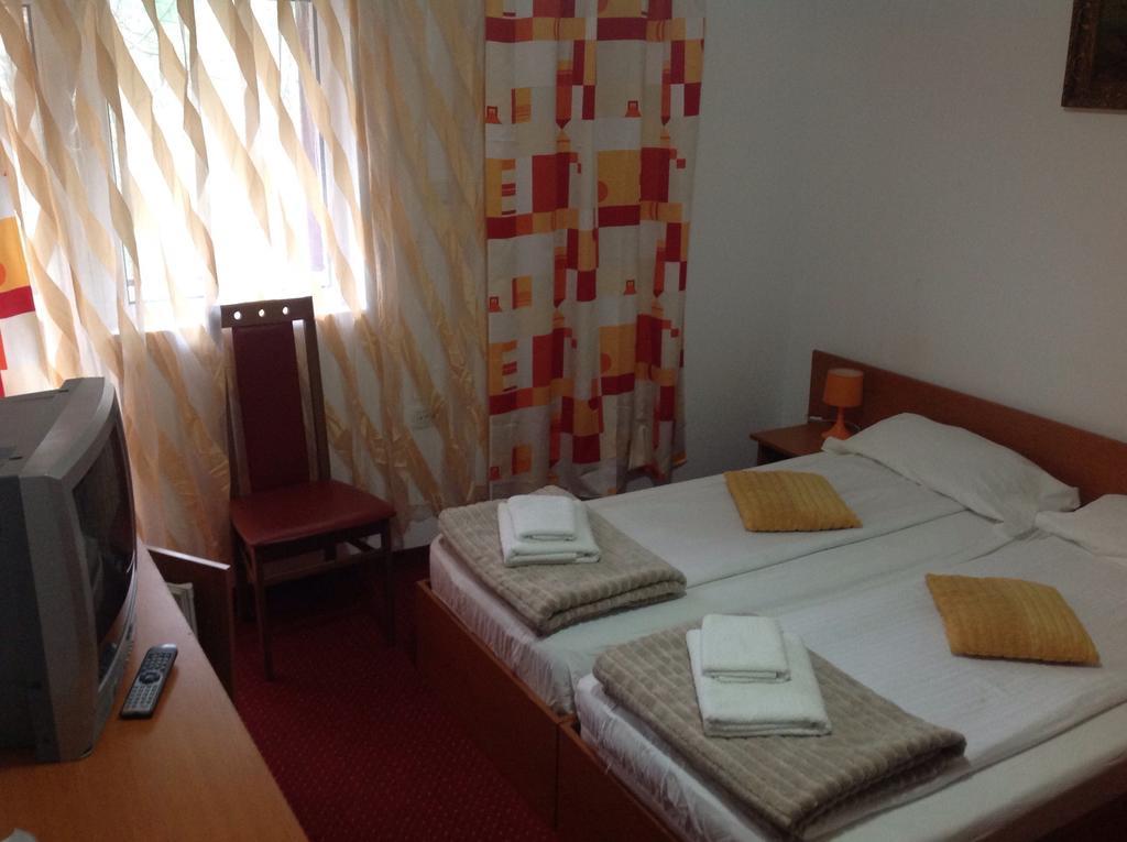 Hotel Panoramic Menyháza Szoba fotó